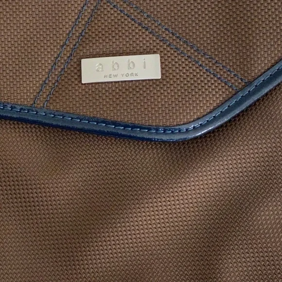 Abbi New York Padded Laptop Sleeve - Picture 6 of 7